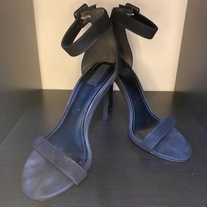 3 x $20 OR 2 x $15 - Black heals - Forever 21